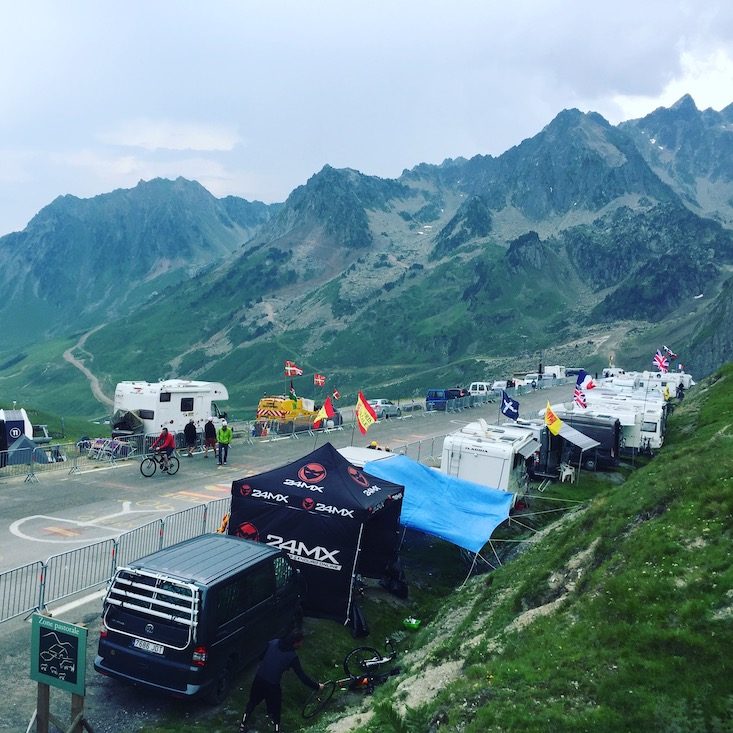 Tour de France Tour de France Col du Tormalet Wohnmobil hund Pyrenäen