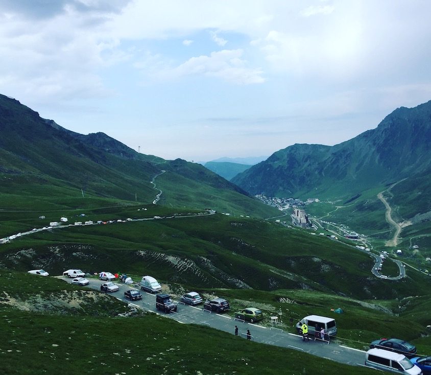 Tour de France Tour de France Pyrenäen Col du Tourmalet Wohnmobil Hund