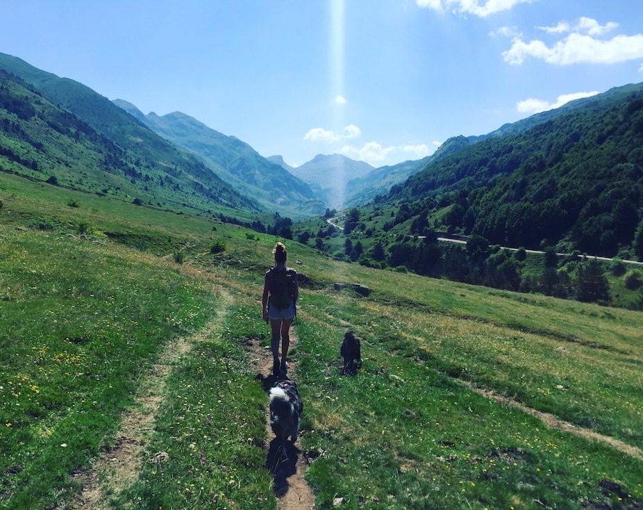 Wanderung_Hecho Hecho Wandern Aragon Hund Camping frei stehen