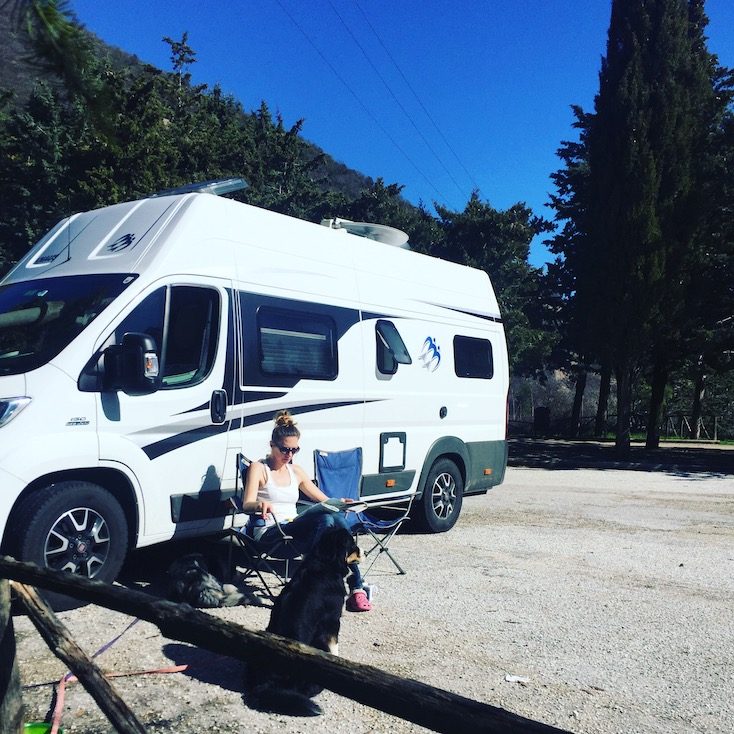 Camping_Umbrien Umbrien Collepino Camping Wohnmobil Hund wandern Italien