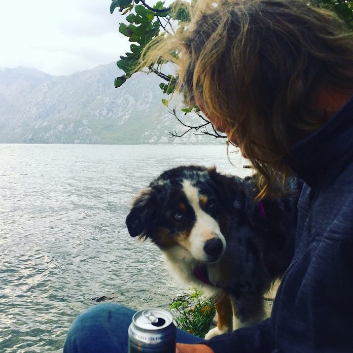 Bucht von Kotor Hund Montenegro Kotor Camping