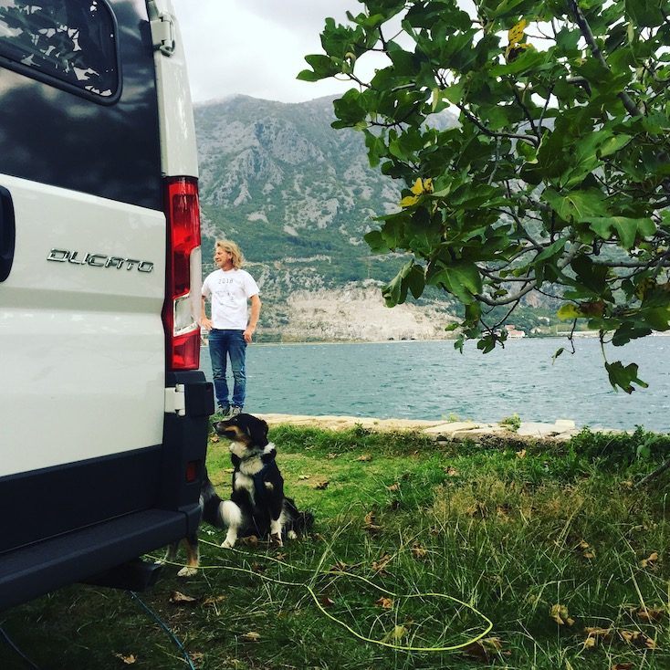 Kotor Bucht von Kotor Campingplatz Hund Wohnmobil Montenegro