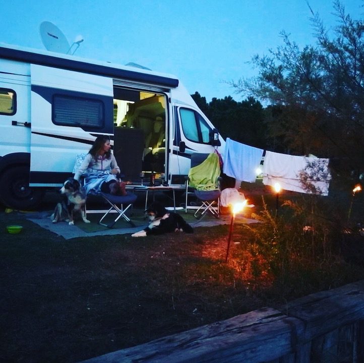 Campingplatz Ulcinj Montenegro Ulcinj Camping Campingplatz Safari beach der große Strand Velika Plaza Hund Wohnmobil