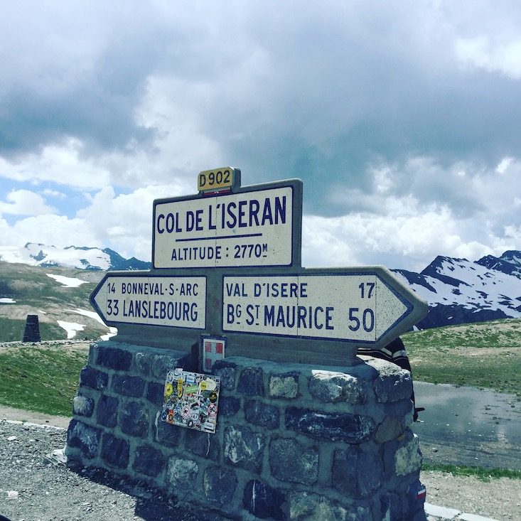 Col de l'Iseran Col de l'iseran Alpenpass Frankreich Roadtrip Camping Wohnmobil Hund