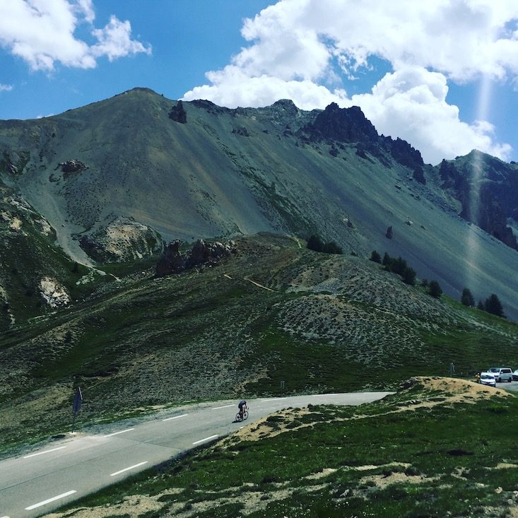 Col de L'izoard Pass Bergstraße Alpen Frankreich Col de L'izoard Roadtrip Hund Wohnmobil