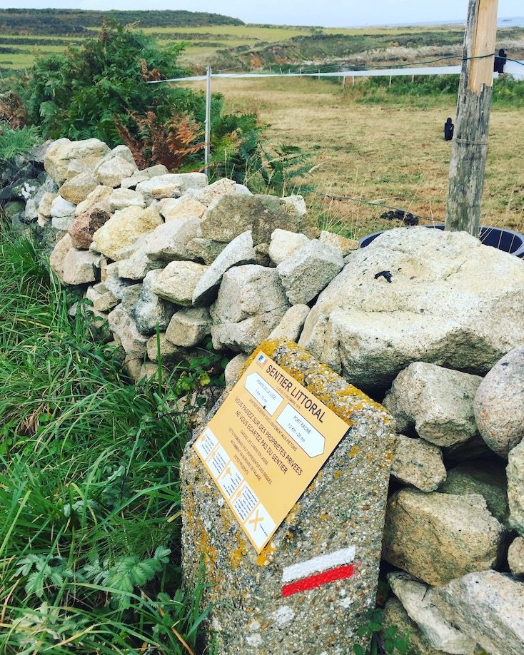 La Hague La Hague Normandie La Manche Cotentin Sentier du Littoral Zöllnerweg Weitwandern Wandern Wanderweg Hund Frankreich