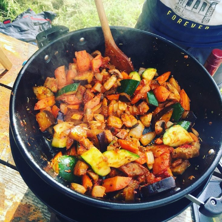 Cadac Safari Chef 2 Kochen Camping Eintopf Gemüse Grill