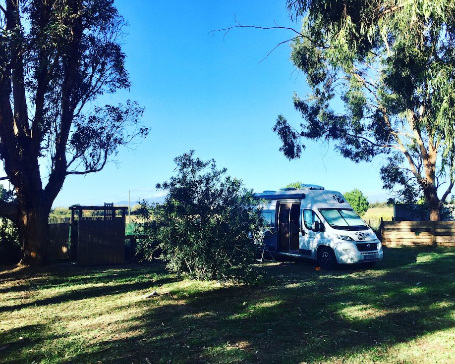 Languedoc-Roussillon Camping Stellplatz Kastenwagen Wohnmobil Südfrankreich st. Nazaire Hund